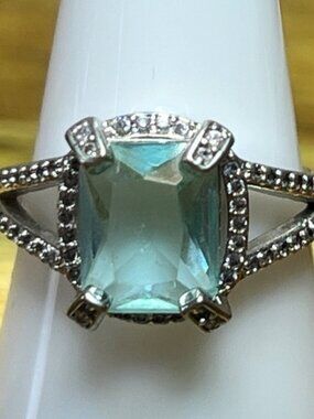 Ring Bomb Party Ring, size 8, LC green gemstone, silver color band